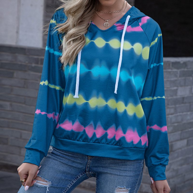 Tie-Dyed Hooded Sweater: Cozy Gradient Color Top