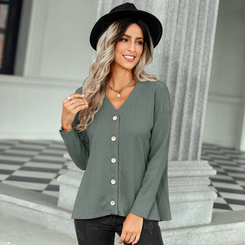 Early Autumn Elegance: V-neck Knitted Cardigan