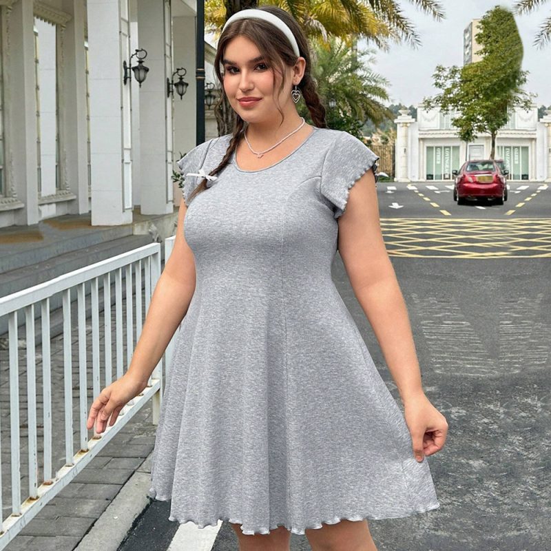 Plus Size Simple Solid Color Round Neck Short Sleeve Mini Dress