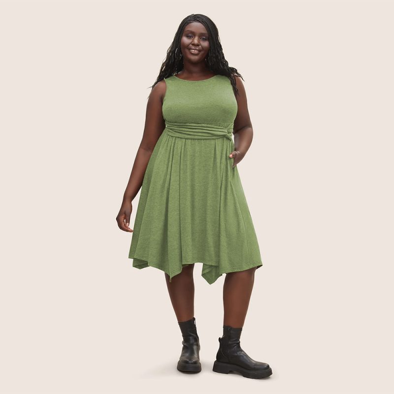 Plus Size Round Neck Sleeveless Dress: Vest Pocket, Solid Color, Irregular Asymmetric Design